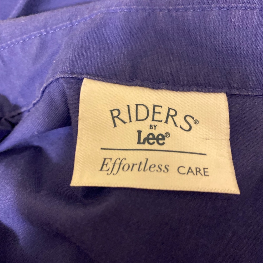 RIDERS by Lee - Woman’s purple (effortless care) button down shirt, Size: L - Picture 5 of 6
